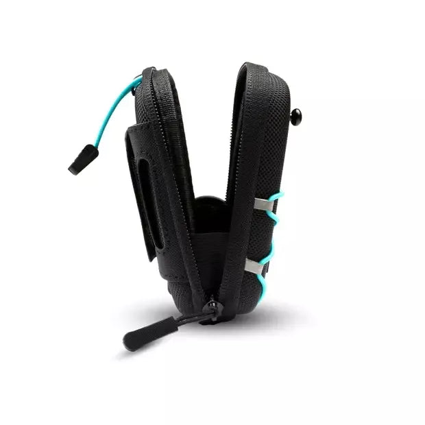 The rigid case for GPS is a tough, practical accessory to protect your device properly. It features a fixing ring with which you can attach the device to your belt or rucksack.