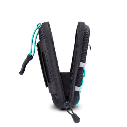 The rigid case for GPS is a tough, practical accessory to protect your device properly. It features a fixing ring with which you can attach the device to your belt or rucksack.