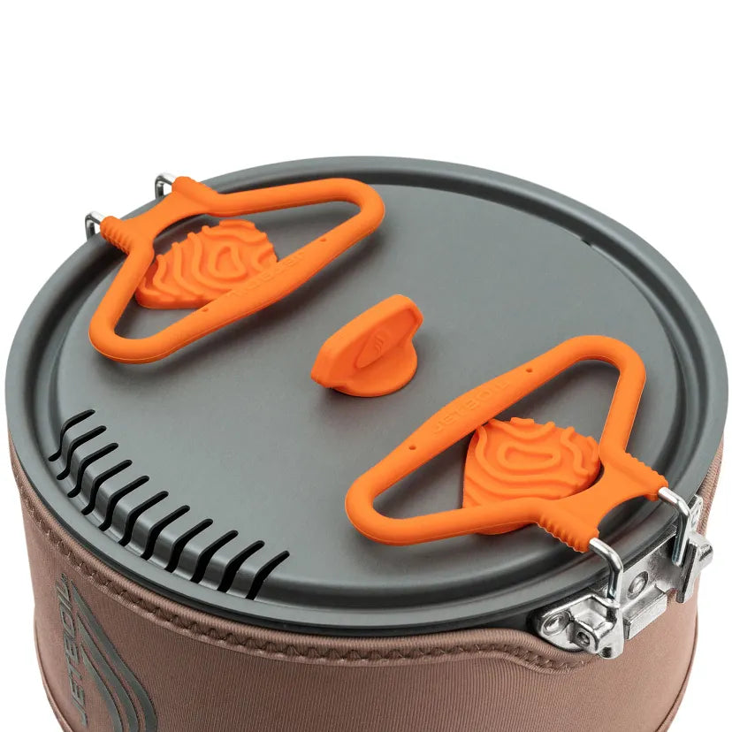 TrailCook 2.0L cooks for 2–4 with fast boils, precise heat control, easy cleanup, and rugged convenience for every outdoor adventure.