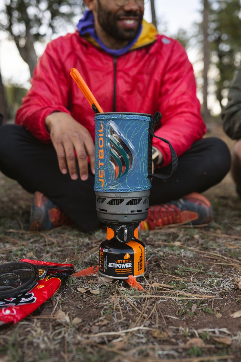 Blistering boil times come standard on the Flash cooking system, the ultimate camping stove for preparing coffee, soup, or dehydrated meals on the trail. 
